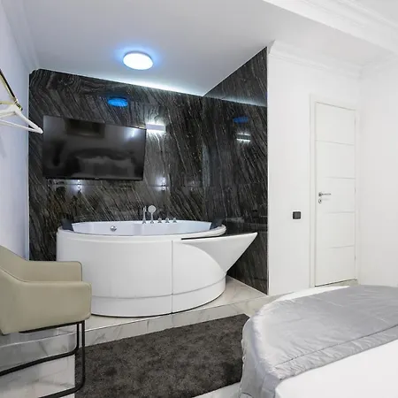 Otel Gregorio Vii Luxury San Damaso 3*