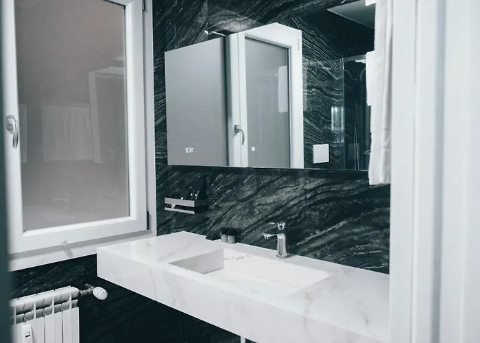 Gregorio Vii Luxury San Damaso Hotel