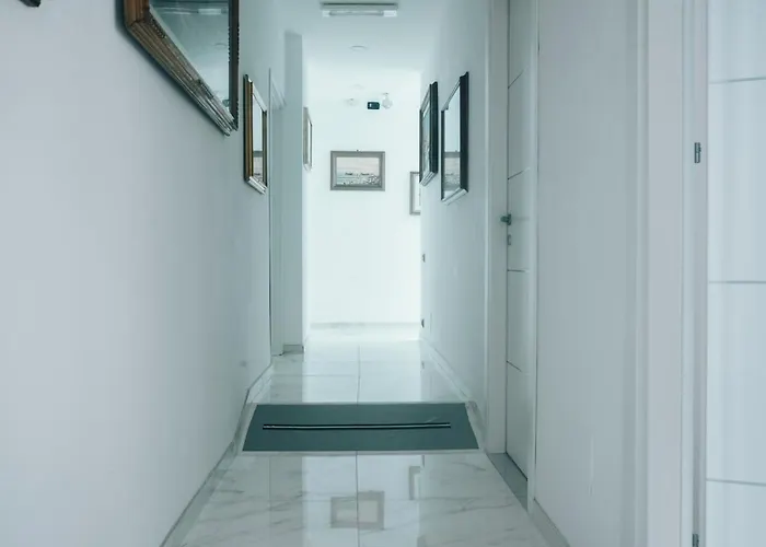 Gregorio Vii Luxury San Damaso Hotel