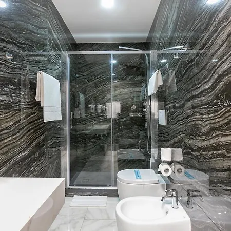 מלון Gregorio Vii Luxury San Damaso 2*